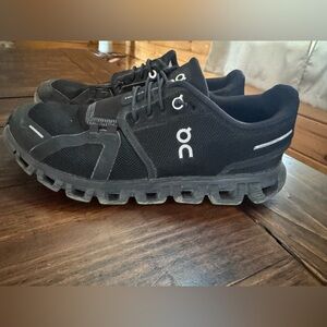 On Running Men's Black and Gray Athletic Shoes